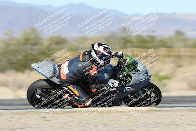 media/Dec-04-2025-Racers Edge (Thu) [[5ebc9f124d]]/3-B Group/5-Session 2 Turn 2 inside Speed Pans/